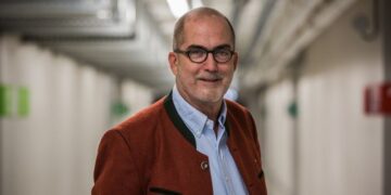 Скитащият проповедник на Интернет Тим Коул идва в България
