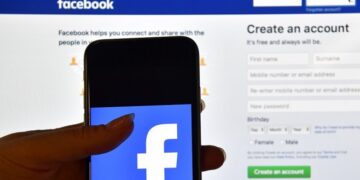 И Facebook въвежда рекламни паузи във видеата