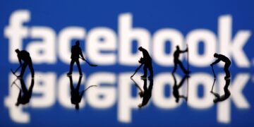 Фейсбук добавя нови настройки на защита на личните данни