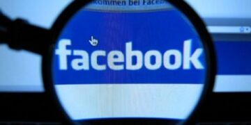 Как Facebook започва да ни подслушва
