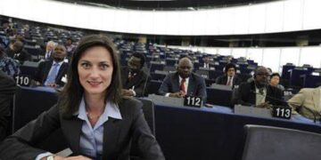 Мария Габриел получи доклад за мерки срещу онлайн дезинформацията