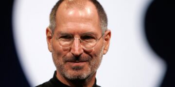 Джобс създал iPhone, защото мразил служител на Microsoft
