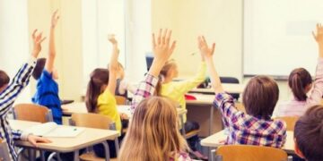 Синдикатите с молба до МОН искат извънредна ваканция за учениците