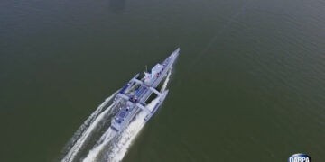 САЩ пуснаха на вода нов самоуправялващ се ловец на подводници